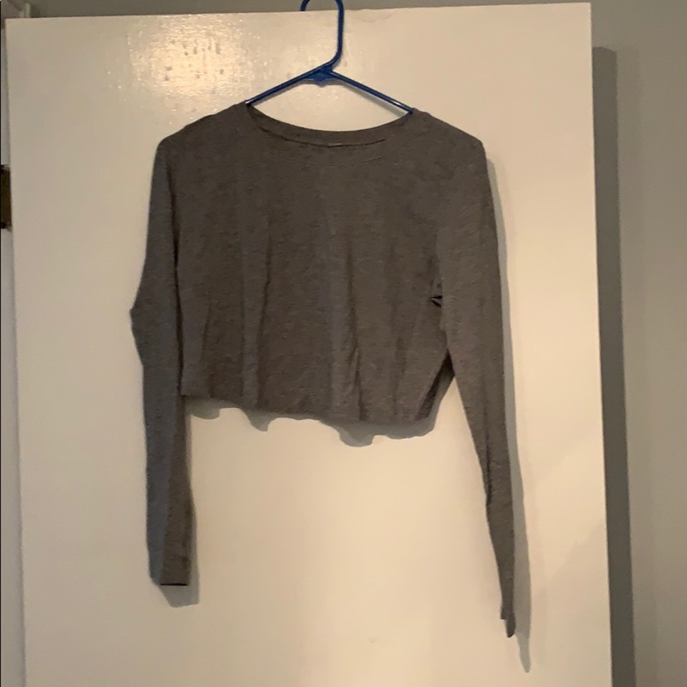 Lululemon cropped long sleeve size 6